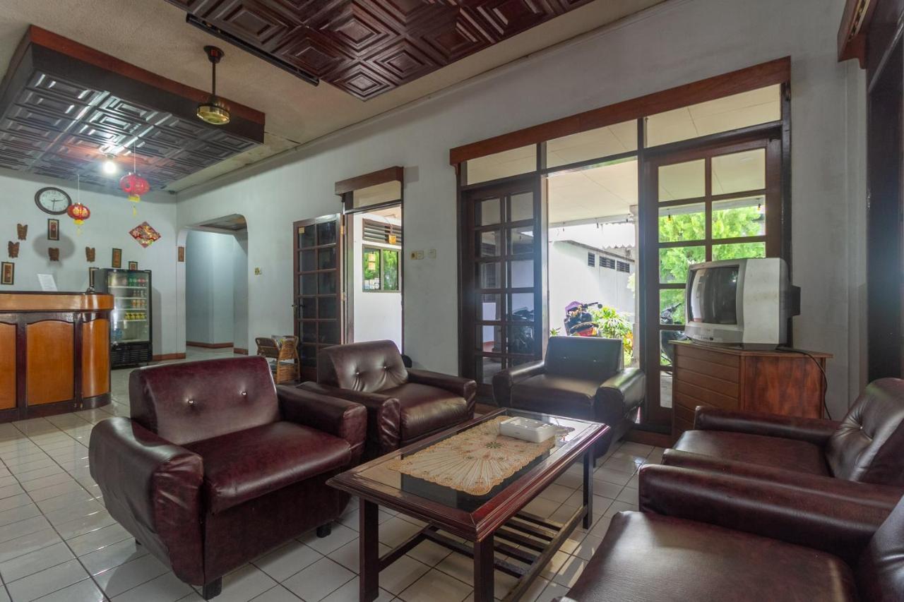 Hotel Reddoorz At Jalan Babepalar Rike