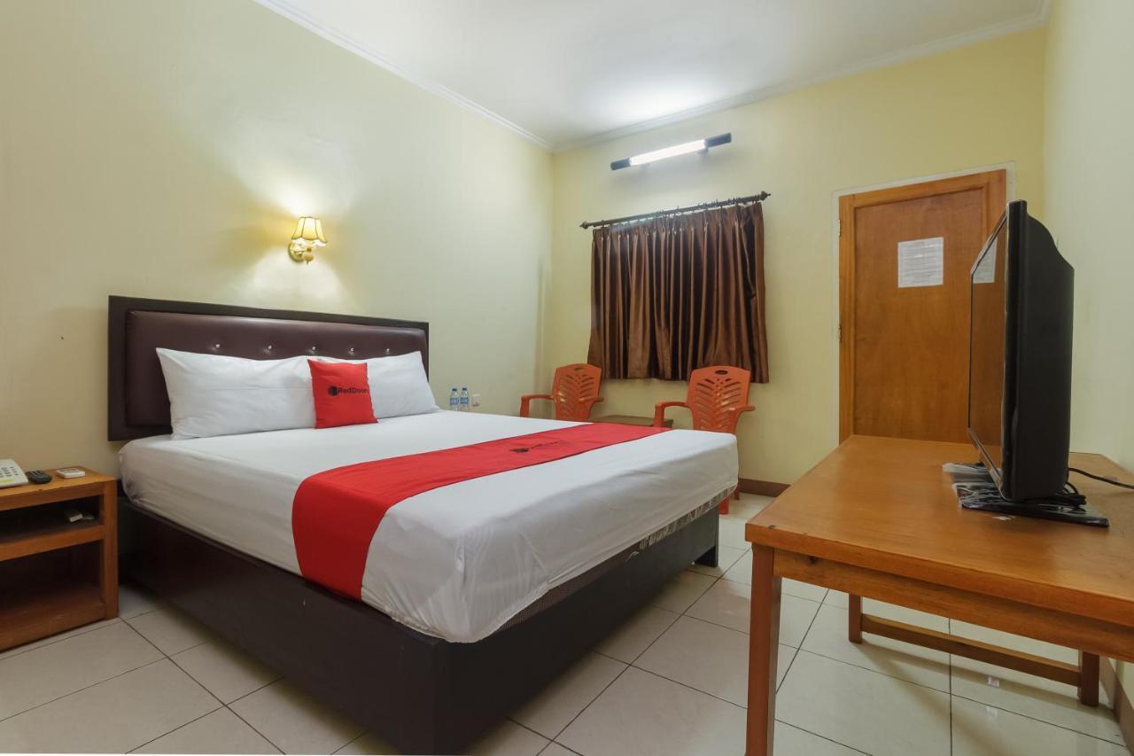 Hotel Reddoorz At Jalan Babepalar Rike